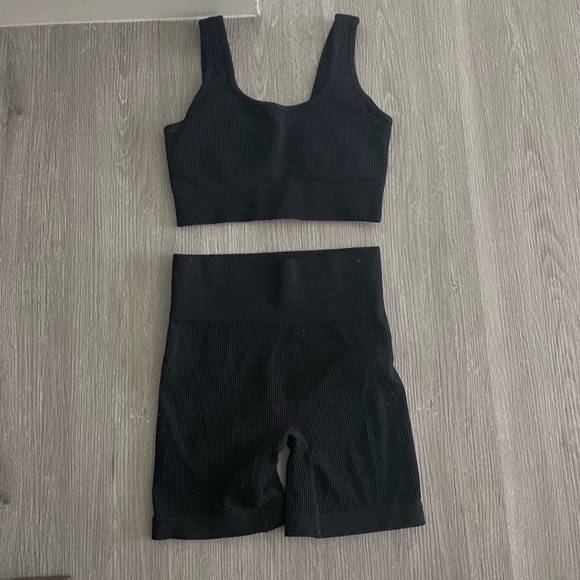 Black ribbed workout set - Picture 3 of 3